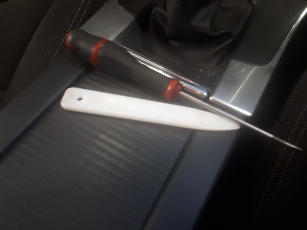 Afbeelding met binnen, auto, gebouw, venster
Automatisch gegenereerde beschrijving