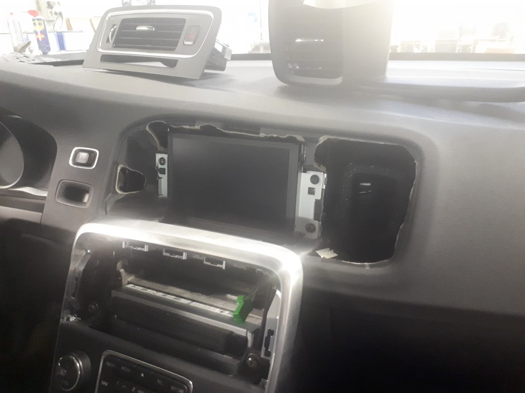 Afbeelding met auto, venster
Automatisch gegenereerde beschrijving