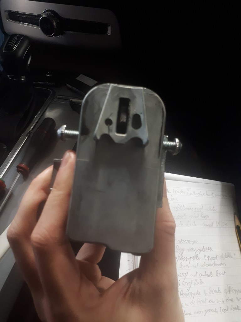 Afbeelding met persoon, hand, binnen, vasthouden
Automatisch gegenereerde beschrijving